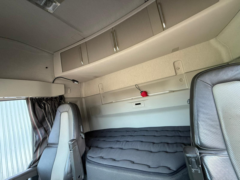 Грузовик-шасси Volvo FH540: фото 15