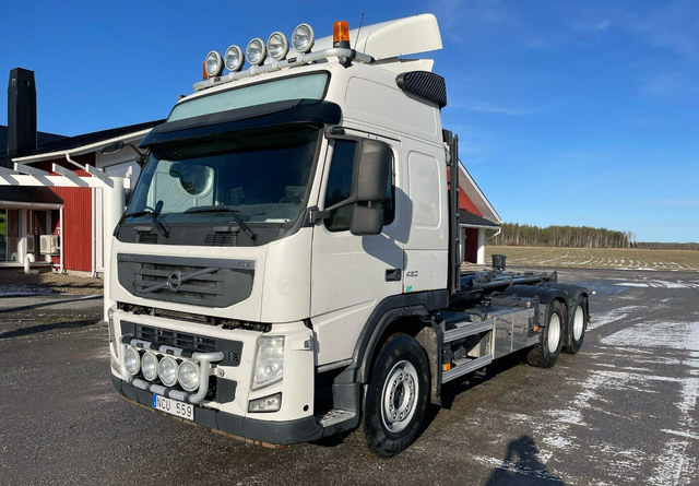Volvo FM460 6X4 KOUKKUAUTO - Крюковой мультилифт: фото 3 Volvo FM460 6X4 KOUKKUAUTO - Крюковой мультилифт: фото 3