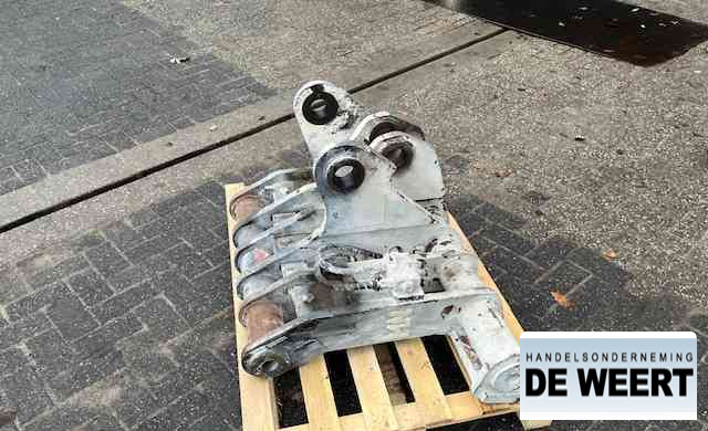 Matt Nielen snelwissel , set met bak en palletvorken - Сцепное устройство: фото 3 Matt Nielen snelwissel , set met bak en palletvorken - Сцепное устройство: фото 3
