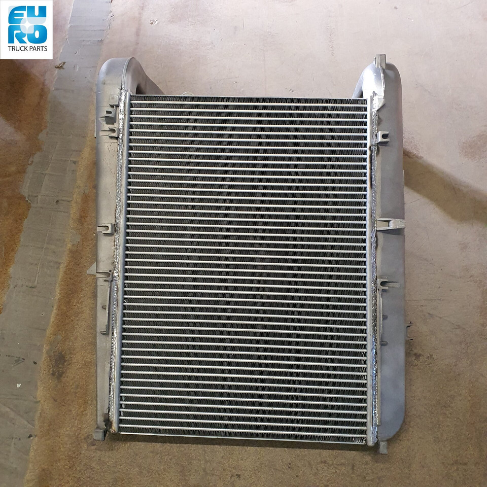 DAF CF 85 INTERCOOLER 1371318R + €50 Statiegeld - Интеркулер для Грузовиков: фото 2 DAF CF 85 INTERCOOLER 1371318R + €50 Statiegeld - Интеркулер для Грузовиков: фото 2