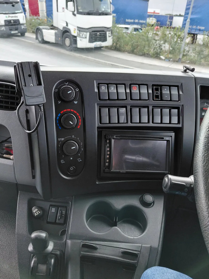 Тентованный грузовик 2017 Renault D12 4×2 Double Sleeper Curtainsider: фото 14