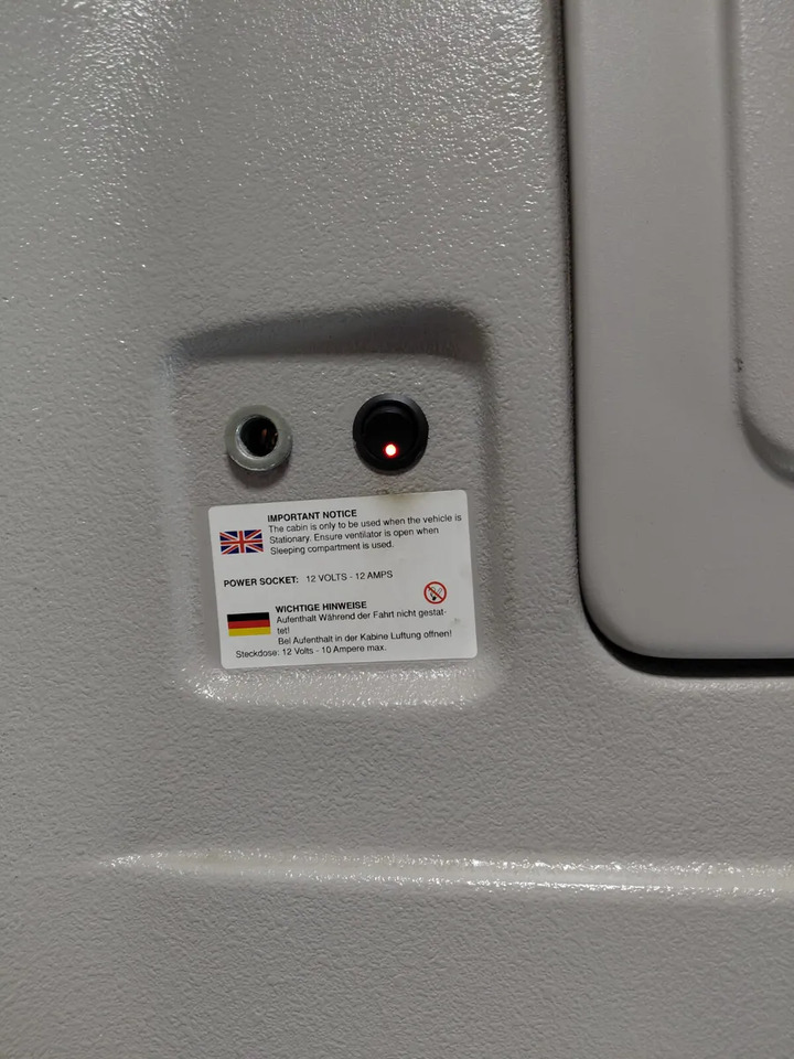 Тентованный грузовик 2017 Renault D12 4×2 Double Sleeper Curtainsider: фото 11