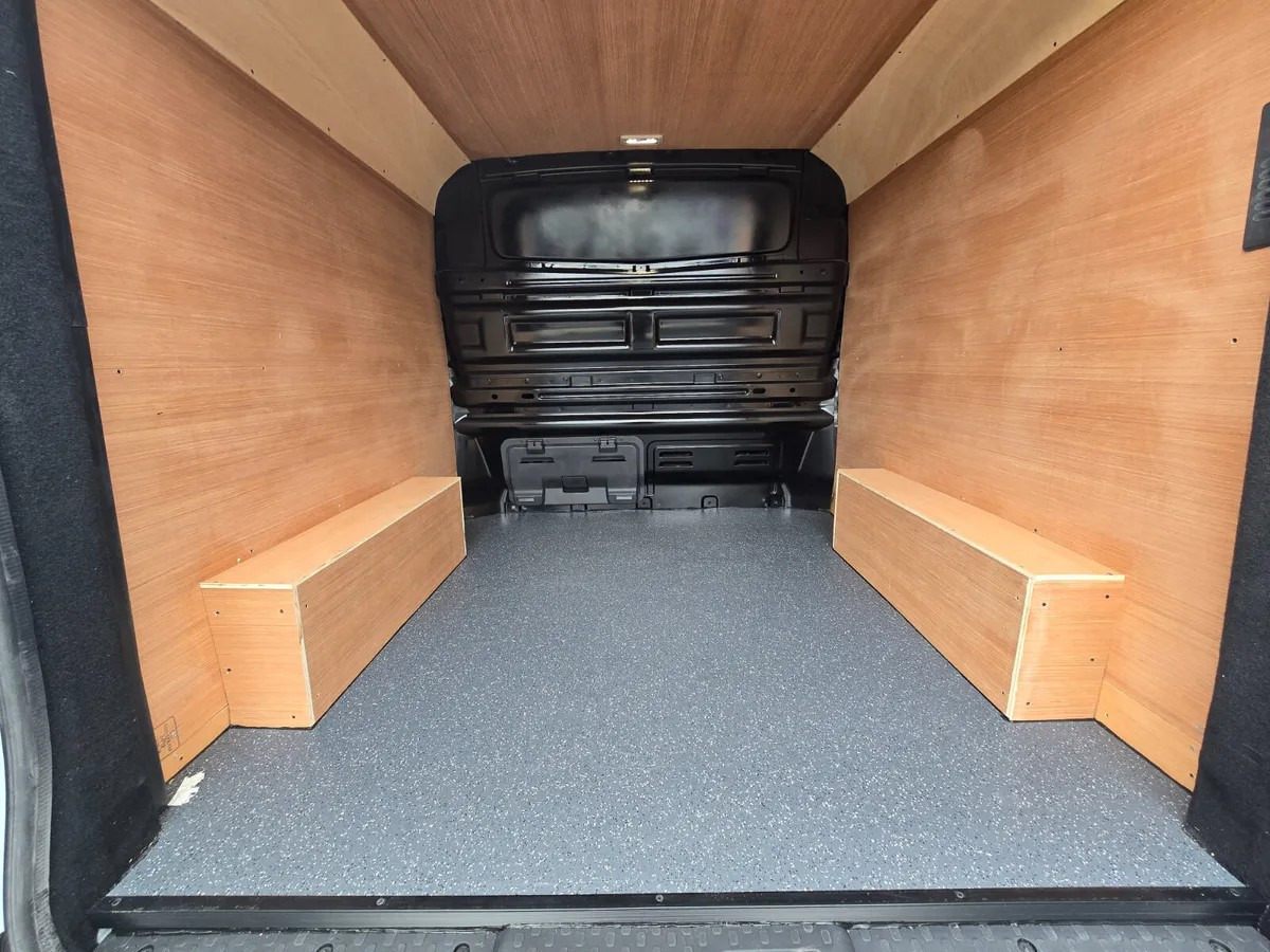 Грузопассажирский фургон 2025 Renault Trafic E-Tech Crew Cab: фото 9