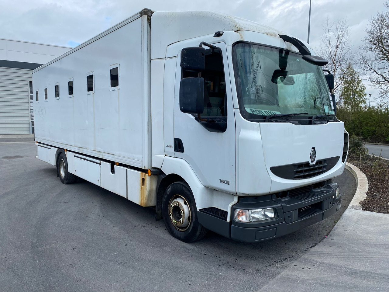 2011 Renault Midlum 180.18 Prison Truck - Грузовик: фото 1 2011 Renault Midlum 180.18 Prison Truck - Грузовик: фото 1