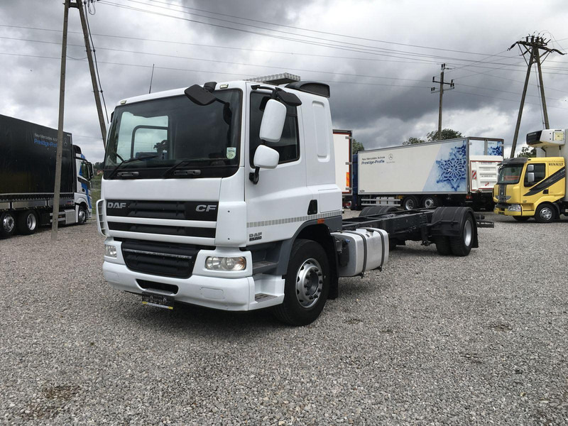 DAF CF 65.220 - Грузовик-шасси: фото 1 DAF CF 65.220 - Грузовик-шасси: фото 1
