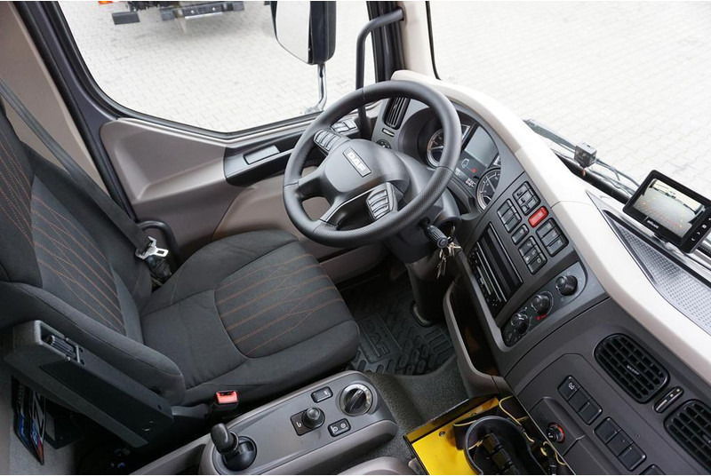 Грузовик бортовой/ Платформа, Автоманипулятор DAF LF / 260 / ACC / SKRZYNIOWY + HDS / HYVA HC-183 / PILOT / ROTATO: фото 13 Грузовик бортовой/ Платформа, Автоманипулятор DAF LF / 260 / ACC / SKRZYNIOWY + HDS / HYVA HC-183 / PILOT / ROTATO: фото 13