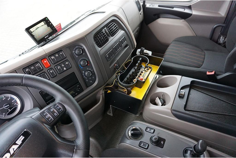 Грузовик бортовой/ Платформа, Автоманипулятор DAF LF / 260 / ACC / SKRZYNIOWY + HDS / HYVA HC-183 / PILOT / ROTATO: фото 9 Грузовик бортовой/ Платформа, Автоманипулятор DAF LF / 260 / ACC / SKRZYNIOWY + HDS / HYVA HC-183 / PILOT / ROTATO: фото 9