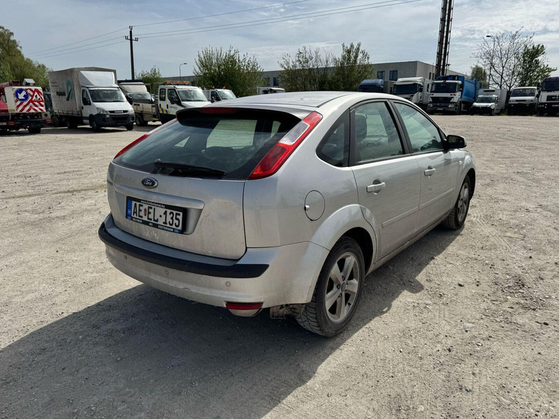 Ford Focus 1,6 i - Damaged Car - Хэтчбек: фото 5 Ford Focus 1,6 i - Damaged Car - Хэтчбек: фото 5