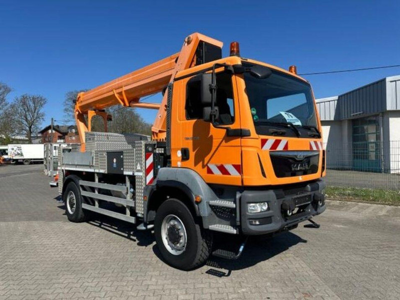 MAN TGM 15.250 4x4 Lifting basket - Ruthmann T300.1 30 m - Грузовик, Автоманипулятор: фото 2 MAN TGM 15.250 4x4 Lifting basket - Ruthmann T300.1 30 m - Грузовик, Автоманипулятор: фото 2