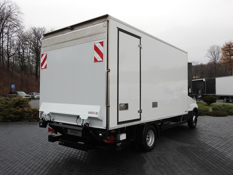 Iveco DAILY 70C17 CHŁODNIA 0*C WINDA 9 PALET ZASILANIE 230V TEMPOMAT K - Фургон-рефрижератор: фото 3 Iveco DAILY 70C17 CHŁODNIA 0*C WINDA 9 PALET ZASILANIE 230V TEMPOMAT K - Фургон-рефрижератор: фото 3