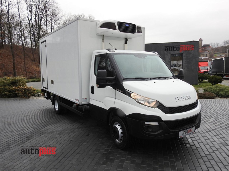 Iveco DAILY 70C17 CHŁODNIA 0*C WINDA 9 PALET ZASILANIE 230V TEMPOMAT K - Фургон-рефрижератор: фото 1 Iveco DAILY 70C17 CHŁODNIA 0*C WINDA 9 PALET ZASILANIE 230V TEMPOMAT K - Фургон-рефрижератор: фото 1