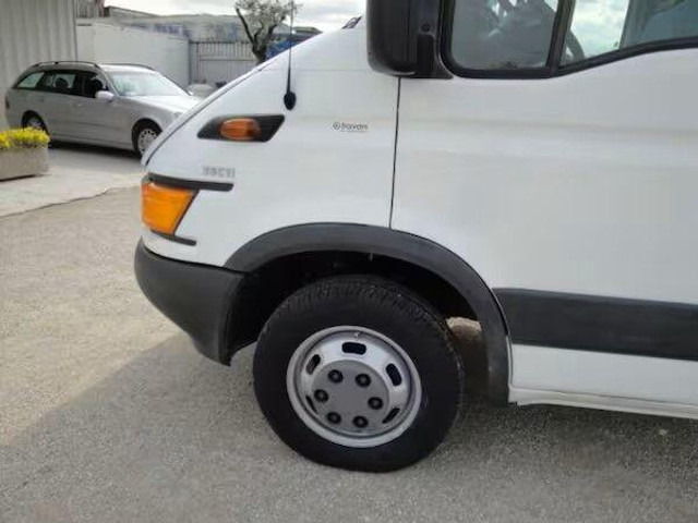 Грузовик бортовой/ Платформа, Автоманипулятор Iveco Daily 35C11 - flatbed+crane: фото 8 Грузовик бортовой/ Платформа, Автоманипулятор Iveco Daily 35C11 - flatbed+crane: фото 8