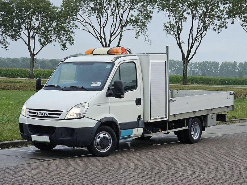 Iveco Daily 40C15 - Flatbed + crane - Грузовик бортовой/ Платформа, Автоманипулятор: фото 1 Iveco Daily 40C15 - Flatbed + crane - Грузовик бортовой/ Платформа, Автоманипулятор: фото 1