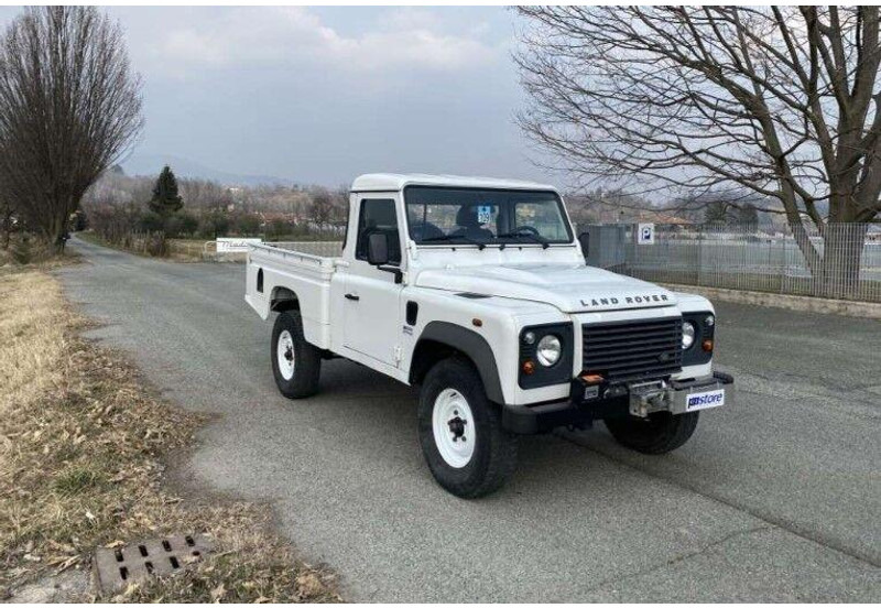 Land Rover Defender 110 - 2.2 Td4 4x4 Platós - Малотоннажный бортовой грузовик: фото 2 Land Rover Defender 110 - 2.2 Td4 4x4 Platós - Малотоннажный бортовой грузовик: фото 2