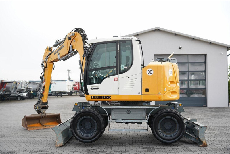 Liebherr 910 COMPACT LITRONIC / KOPARKA KOŁOWA / KLIMATYZACJA / KAMERA - Колёсный экскаватор: фото 2 Liebherr 910 COMPACT LITRONIC / KOPARKA KOŁOWA / KLIMATYZACJA / KAMERA - Колёсный экскаватор: фото 2