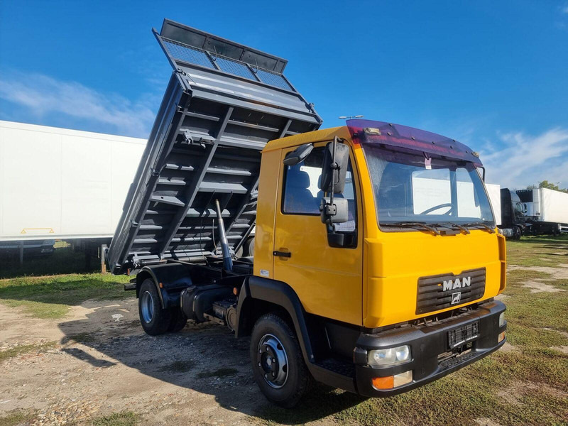 MAN LE 8.180 Meiller Kipper Three-Sided Tipper - 3 old. billencs - T - Самосвал: фото 1 MAN LE 8.180 Meiller Kipper Three-Sided Tipper - 3 old. billencs - T - Самосвал: фото 1