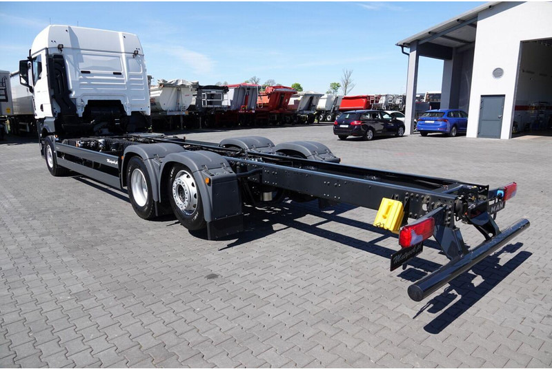 MAN TGX 26.520 / 6x2 / RAMA DŁ. 9,1M / OŚ PODNOSZONA / SKRĘTNA / DO - Грузовик-шасси: фото 3 MAN TGX 26.520 / 6x2 / RAMA DŁ. 9,1M / OŚ PODNOSZONA / SKRĘTNA / DO - Грузовик-шасси: фото 3