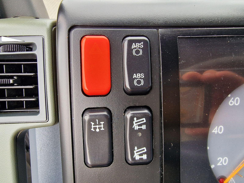 Самосвал Mercedes-Benz 815 4x4 Doka 3-Way Tipper: фото 14 Самосвал Mercedes-Benz 815 4x4 Doka 3-Way Tipper: фото 14