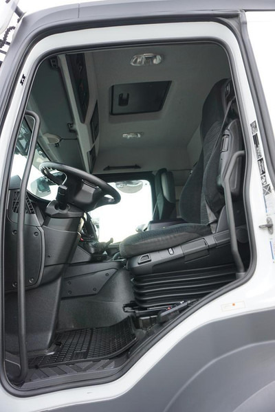 Грузовик-контейнеровоз/ Сменный кузов Mercedes-Benz ANTOS / 2535 / ACC / E 6 / BDF + WINDA / 7.15 , 7.45, 7.82 M / O: фото 7 Грузовик-контейнеровоз/ Сменный кузов Mercedes-Benz ANTOS / 2535 / ACC / E 6 / BDF + WINDA / 7.15 , 7.45, 7.82 M / O: фото 7