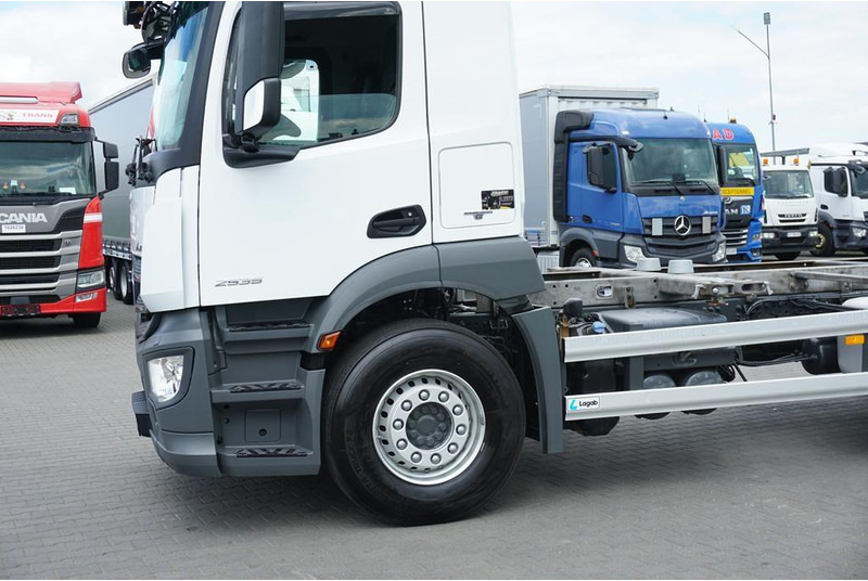 Грузовик-контейнеровоз/ Сменный кузов Mercedes-Benz ANTOS / 2535 / ACC / E 6 / BDF + WINDA / 7.15 , 7.45, 7.82 M / O: фото 18 Грузовик-контейнеровоз/ Сменный кузов Mercedes-Benz ANTOS / 2535 / ACC / E 6 / BDF + WINDA / 7.15 , 7.45, 7.82 M / O: фото 18