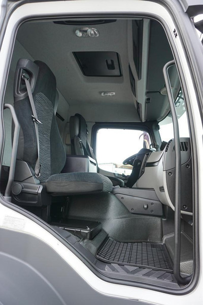 Грузовик-контейнеровоз/ Сменный кузов Mercedes-Benz ANTOS / 2535 / ACC / E 6 / BDF + WINDA / 7.15 , 7.45, 7.82 M / O: фото 8 Грузовик-контейнеровоз/ Сменный кузов Mercedes-Benz ANTOS / 2535 / ACC / E 6 / BDF + WINDA / 7.15 , 7.45, 7.82 M / O: фото 8