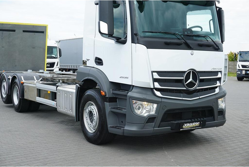 Грузовик-контейнеровоз/ Сменный кузов Mercedes-Benz ANTOS / 2535 / ACC / E 6 / BDF + WINDA / 7.15 , 7.45, 7.82 M / O: фото 20 Грузовик-контейнеровоз/ Сменный кузов Mercedes-Benz ANTOS / 2535 / ACC / E 6 / BDF + WINDA / 7.15 , 7.45, 7.82 M / O: фото 20