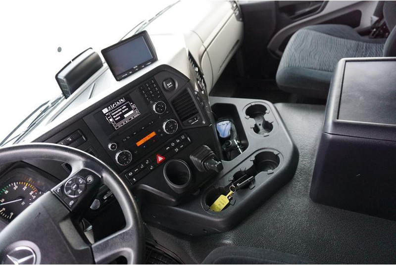 Грузовик-контейнеровоз/ Сменный кузов Mercedes-Benz ANTOS / 2535 / ACC / E 6 / BDF + WINDA / 7.15 , 7.45, 7.82 M / O: фото 9 Грузовик-контейнеровоз/ Сменный кузов Mercedes-Benz ANTOS / 2535 / ACC / E 6 / BDF + WINDA / 7.15 , 7.45, 7.82 M / O: фото 9