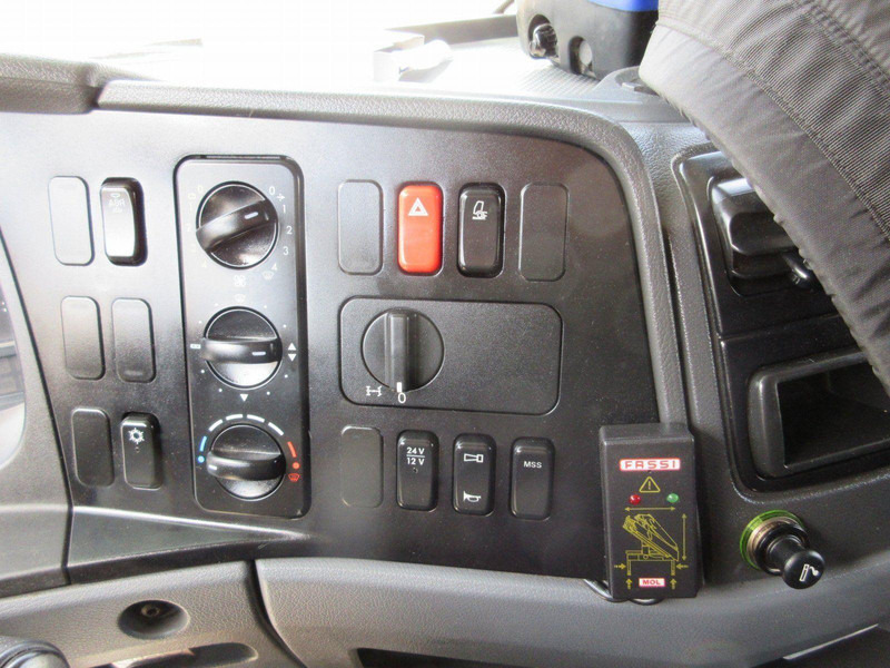 Mercedes-Benz ATEGO 1224 L - Грузовик бортовой/ Платформа, Автоманипулятор: фото 4 Mercedes-Benz ATEGO 1224 L - Грузовик бортовой/ Платформа, Автоманипулятор: фото 4