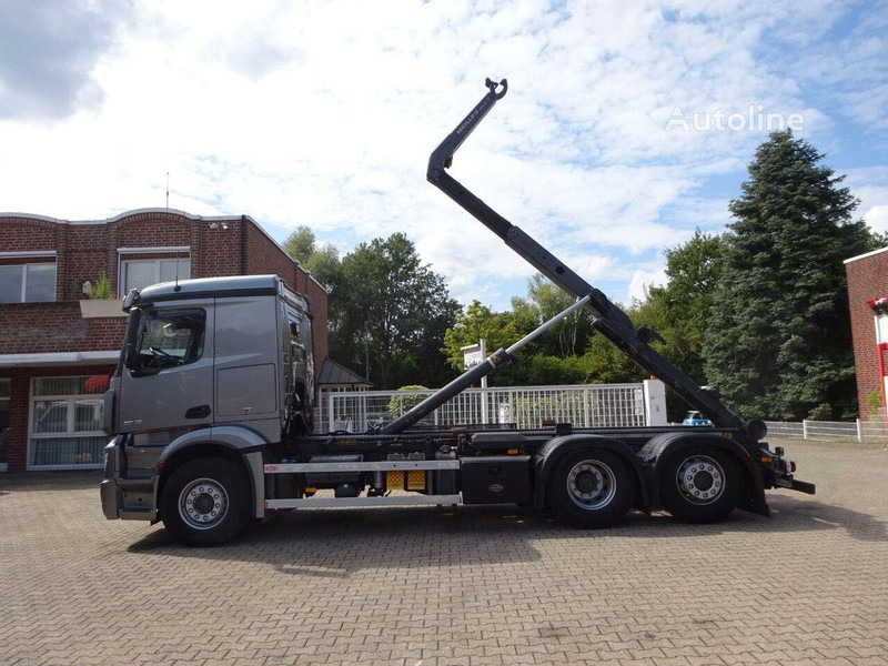 Mercedes-Benz Actros 2545 - Hook lift truck 6x2 - Крюковой мультилифт: фото 4 Mercedes-Benz Actros 2545 - Hook lift truck 6x2 - Крюковой мультилифт: фото 4