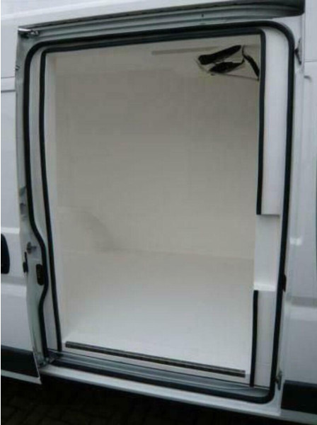 Peugeot Boxer BlueHDI 35 L2H2 Hűtős furgon Frigosoft 4500 - Фургон-рефрижератор: фото 5 Peugeot Boxer BlueHDI 35 L2H2 Hűtős furgon Frigosoft 4500 - Фургон-рефрижератор: фото 5