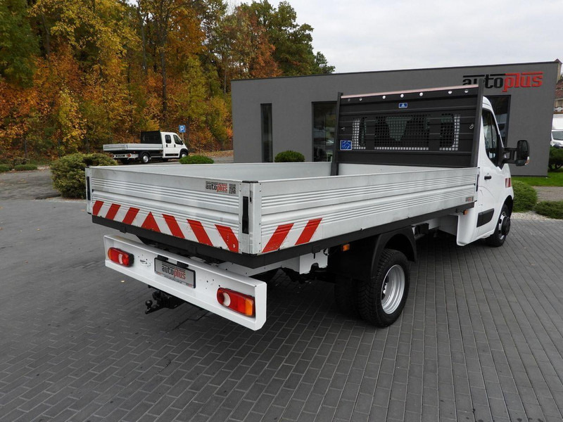 Renault MASTER SKRZYNIA TEMPOMAT NAWIGACJA BLIŹNIACZE KOŁA KLIMATYZACJA - Малотоннажный бортовой грузовик: фото 3 Renault MASTER SKRZYNIA TEMPOMAT NAWIGACJA BLIŹNIACZE KOŁA KLIMATYZACJA - Малотоннажный бортовой грузовик: фото 3