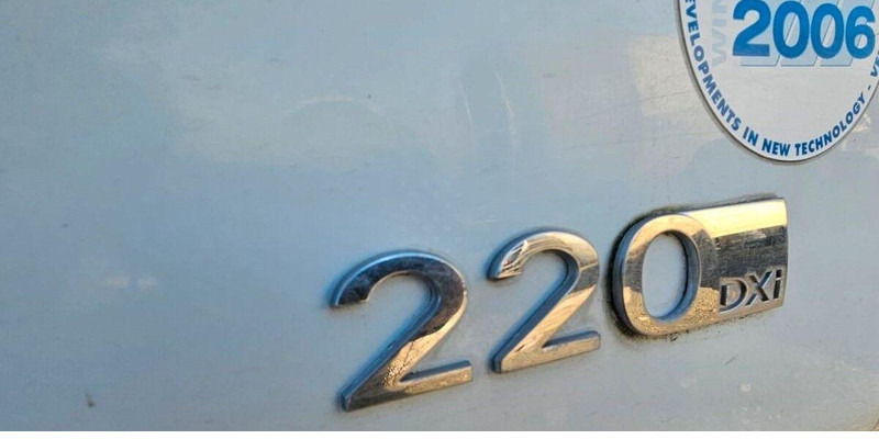 Renault MIDLUM 220 Dxi - Road sweeper truck - Подметально-уборочная машина: фото 5 Renault MIDLUM 220 Dxi - Road sweeper truck - Подметально-уборочная машина: фото 5