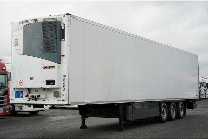 Schmitz Cargobull CHŁODNIA / THERMO KING SLX 300 / HAKÓWKA / HAKOWA / OŚ PODNOSZON - Полуприцеп-рефрижератор: фото 2 Schmitz Cargobull CHŁODNIA / THERMO KING SLX 300 / HAKÓWKA / HAKOWA / OŚ PODNOSZON - Полуприцеп-рефрижератор: фото 2