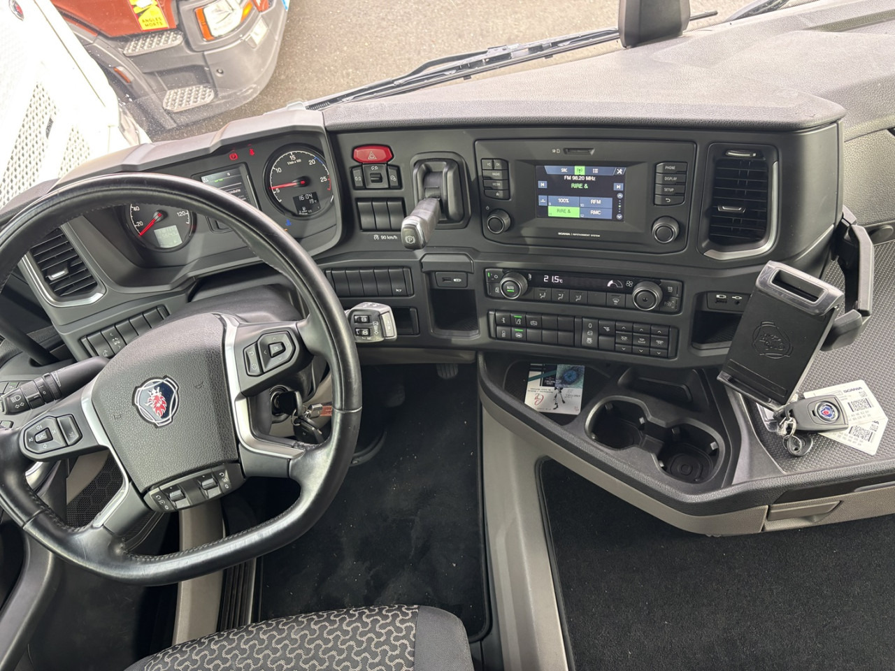 SCANIA R 460 A4x2NA - Тягач: фото 2 SCANIA R 460 A4x2NA - Тягач: фото 2