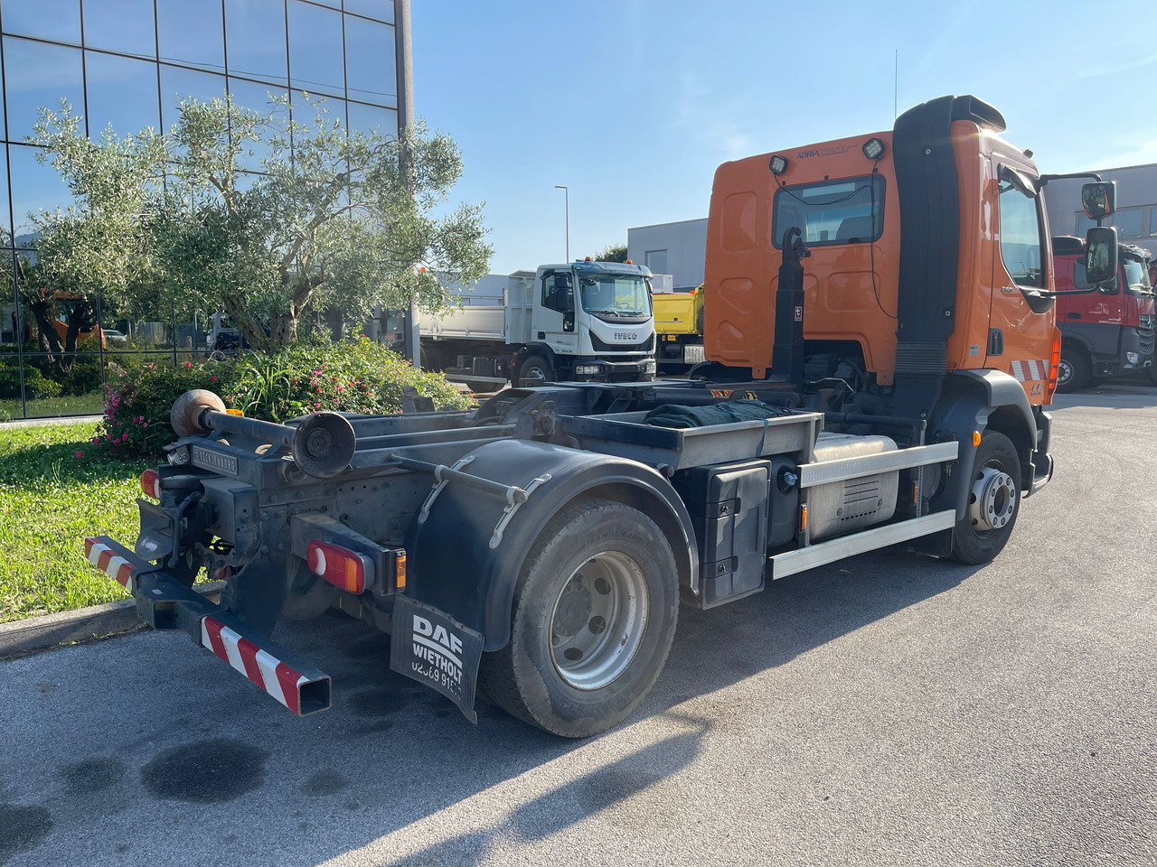DAF LF280LE - Крюковой мультилифт: фото 3 DAF LF280LE - Крюковой мультилифт: фото 3