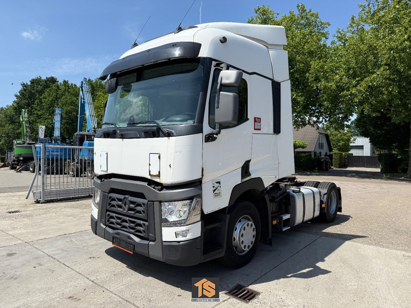 Renault T 460 2 TANKS - GERMAN TOP TRUCK - TUV 3/26 - Тягач: фото 1 Renault T 460 2 TANKS - GERMAN TOP TRUCK - TUV 3/26 - Тягач: фото 1