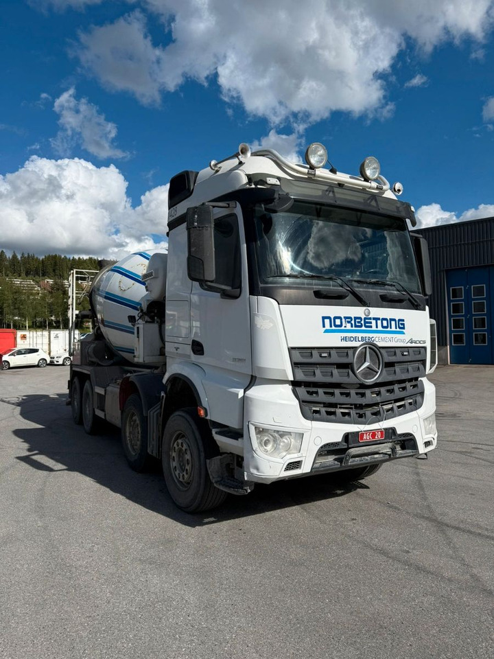 Mercedes-Benz 3251 / 9 m3 mixer + Liebher 12+4 - Автобетоносмеситель: фото 1 Mercedes-Benz 3251 / 9 m3 mixer + Liebher 12+4 - Автобетоносмеситель: фото 1
