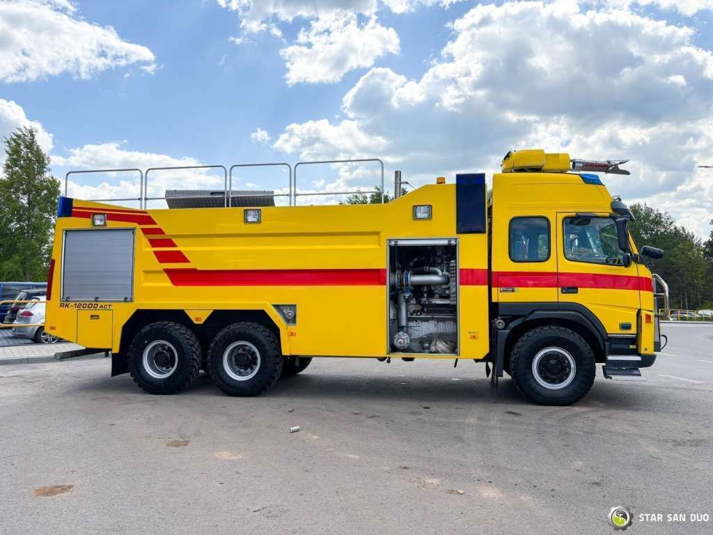 Volvo FM 460 6x6 Rosenbauer Fire Truck LSP Water Tank - Грузовик: фото 3 Volvo FM 460 6x6 Rosenbauer Fire Truck LSP Water Tank - Грузовик: фото 3