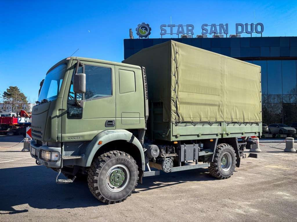 Iveco EUROCARGO 4x4 Offroad Camper Winde - Тентованный грузовик: фото 3 Iveco EUROCARGO 4x4 Offroad Camper Winde - Тентованный грузовик: фото 3