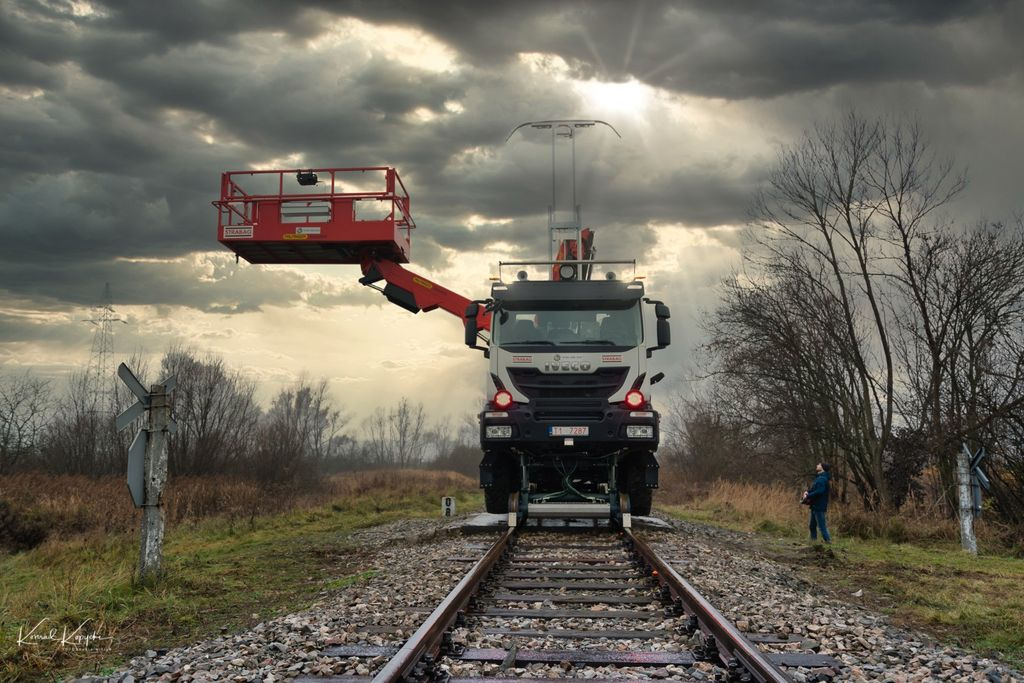 Iveco TRAKER 4x4 RAIL ROAD PALFINGER SCHIENEN TWO WAY - Грузовик с подъемником: фото 3 Iveco TRAKER 4x4 RAIL ROAD PALFINGER SCHIENEN TWO WAY - Грузовик с подъемником: фото 3