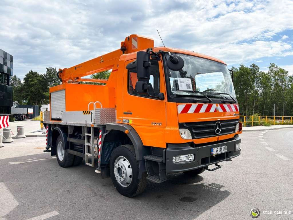 Mercedes-Benz ATEGO 4x4 1018 WUMAG WT 170 Platform Lift 17m - Грузовик с подъемником: фото 2 Mercedes-Benz ATEGO 4x4 1018 WUMAG WT 170 Platform Lift 17m - Грузовик с подъемником: фото 2