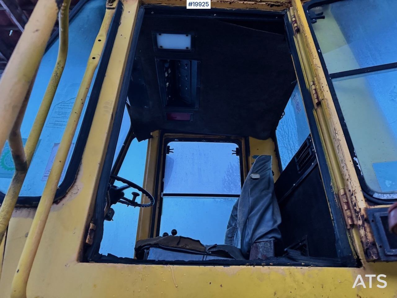 Колёсный погрузчик Clark 75B: фото 11