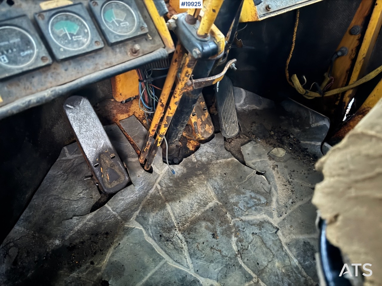 Колёсный погрузчик Clark 75B: фото 16