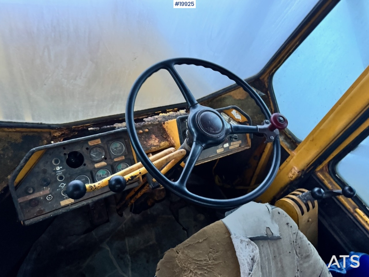 Колёсный погрузчик Clark 75B: фото 14