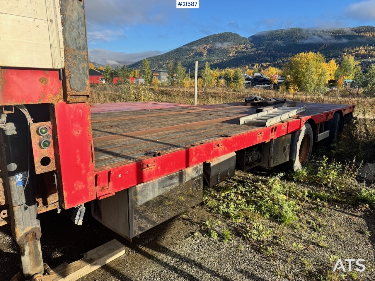 HRD Kransemi - Полуприцеп бортовой/ Платформа: фото 3 HRD Kransemi - Полуприцеп бортовой/ Платформа: фото 3