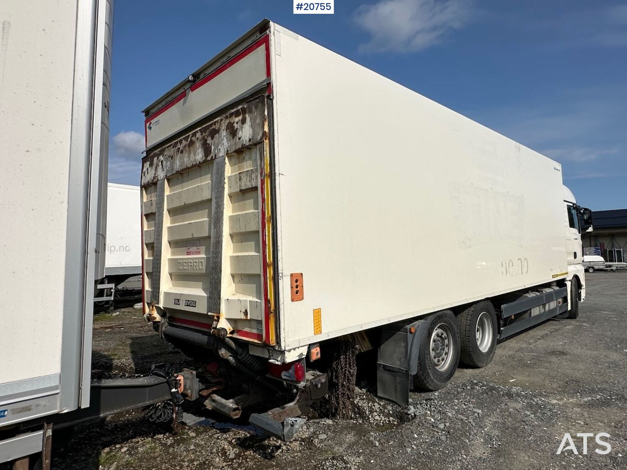 MAN TGX 26.480 6x2 skapbil m/ Bussbygg skap og lift - Грузовик с закрытым кузовом: фото 4 MAN TGX 26.480 6x2 skapbil m/ Bussbygg skap og lift - Грузовик с закрытым кузовом: фото 4