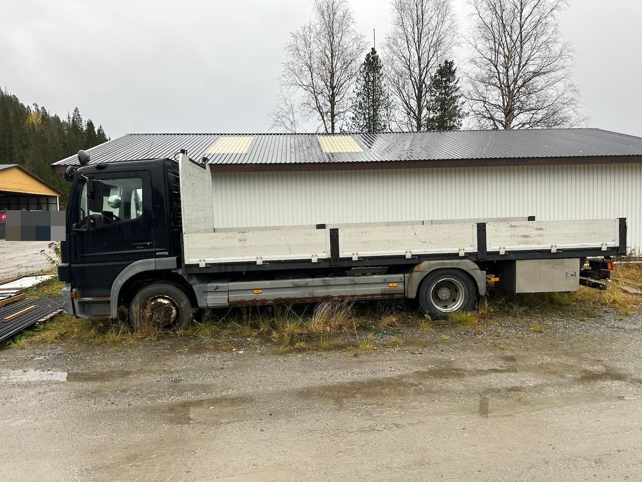 Mercedes 1524 L planbil m/ ny kompressor og vinterdekk. Ikke EU godkjent. - Грузовик бортовой/ Платформа: фото 3 Mercedes 1524 L planbil m/ ny kompressor og vinterdekk. Ikke EU godkjent. - Грузовик бортовой/ Платформа: фото 3