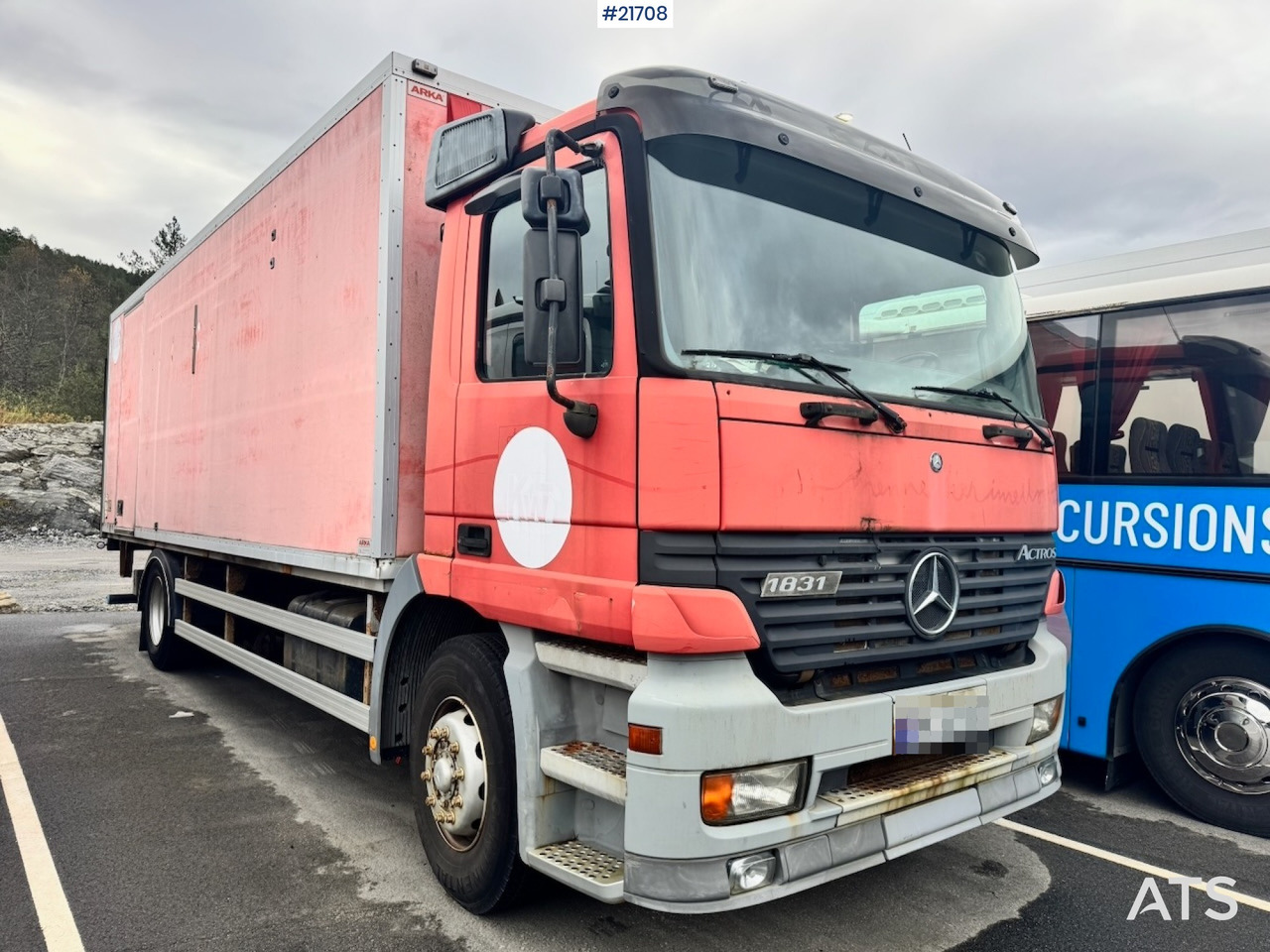 Mercedes Mercedes Actros 1831 4x2 Skapbil. Eu-godkjent og 282 000 km! - Грузовик с закрытым кузовом: фото 2 Mercedes Mercedes Actros 1831 4x2 Skapbil. Eu-godkjent og 282 000 km! - Грузовик с закрытым кузовом: фото 2