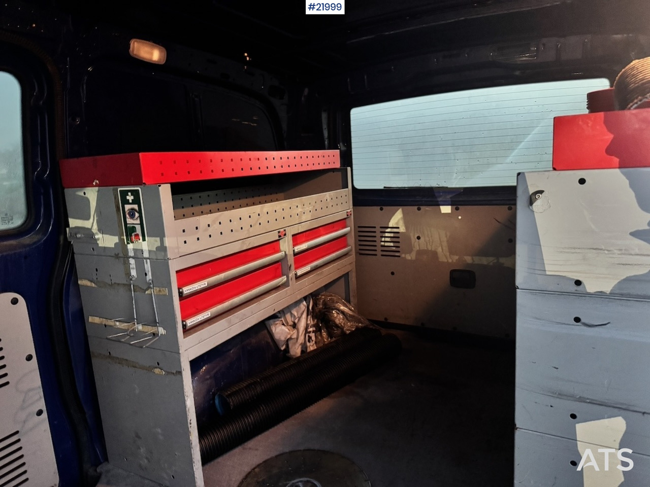 Цельнометаллический фургон Mercedes VITO: фото 17 Цельнометаллический фургон Mercedes VITO: фото 17