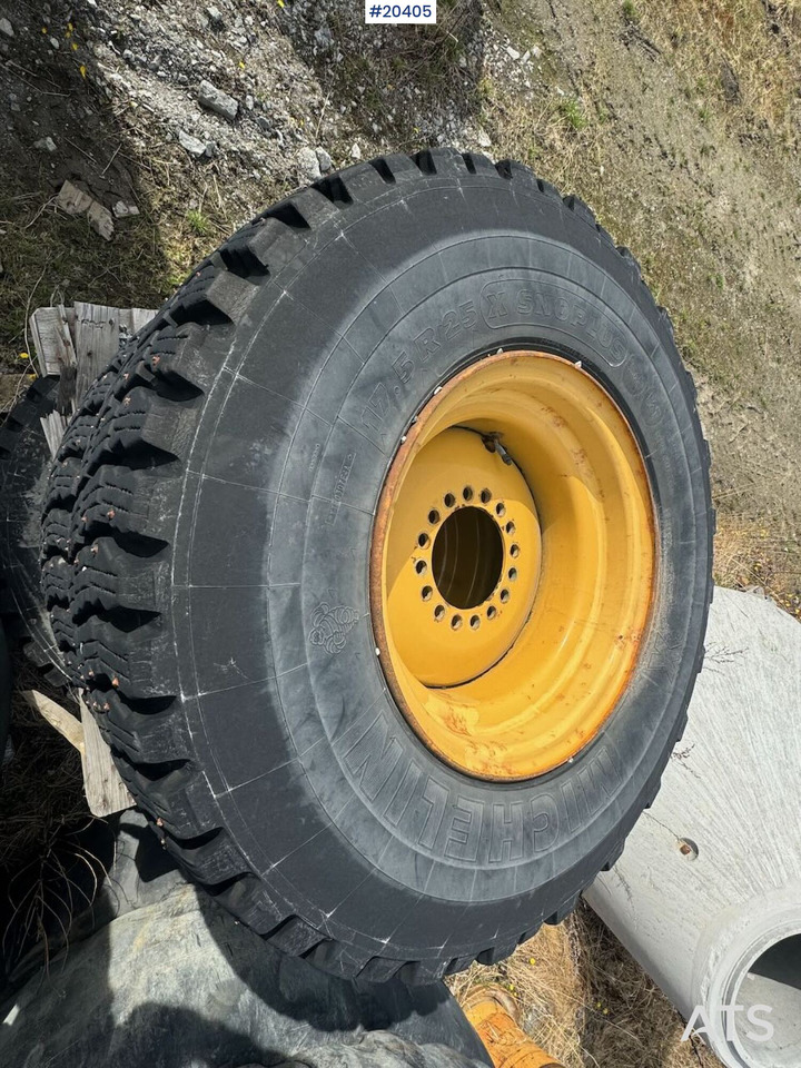 Michelin vinterdekk m/ felg - Шины и диски для Строительной техники: фото 4 Michelin vinterdekk m/ felg - Шины и диски для Строительной техники: фото 4